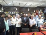 LA JUNTA DIRECTIVA DE COEC TORRE PACHECO ENTREGA LOS DIPLOMAS DEL V ENCUENTRO BARRAS Y VINO